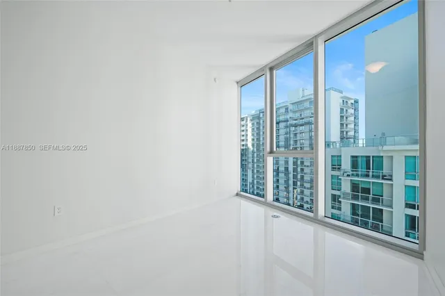 $42,500 | 300 Biscayne Blvd Way, Unit 3701, Miami, FL 33131