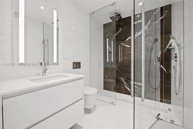 $42,500 | 300 Biscayne Blvd Way, Unit 3701, Miami, FL 33131