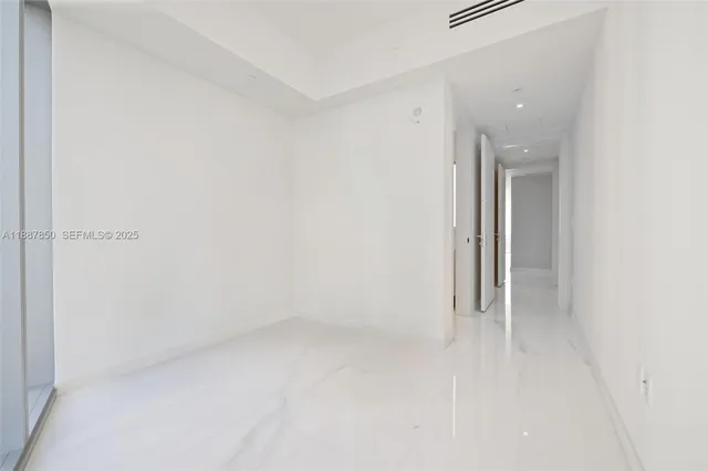 $42,500 | 300 Biscayne Blvd Way, Unit 3701, Miami, FL 33131