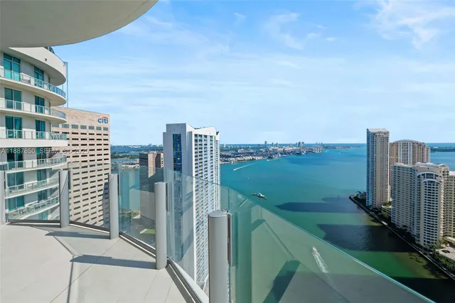$42,500 | 300 Biscayne Blvd Way, Unit 3701, Miami, FL 33131