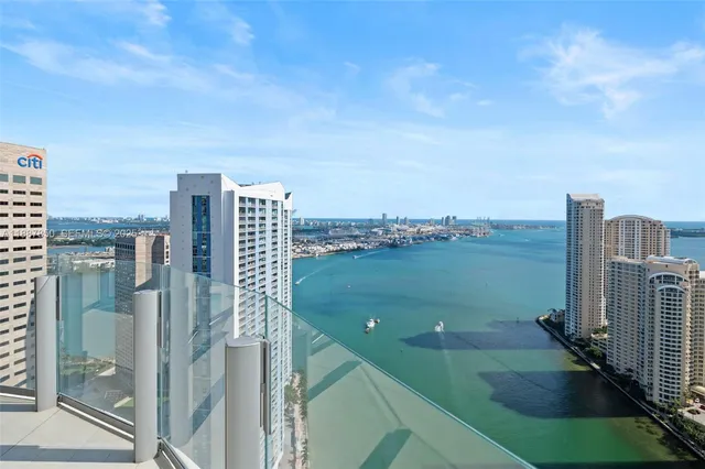 $42,500 | 300 Biscayne Blvd Way, Unit 3701, Miami, FL 33131