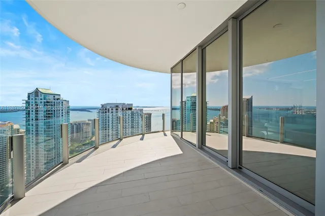 $42,500 | 300 Biscayne Blvd Way, Unit 3701, Miami, FL 33131