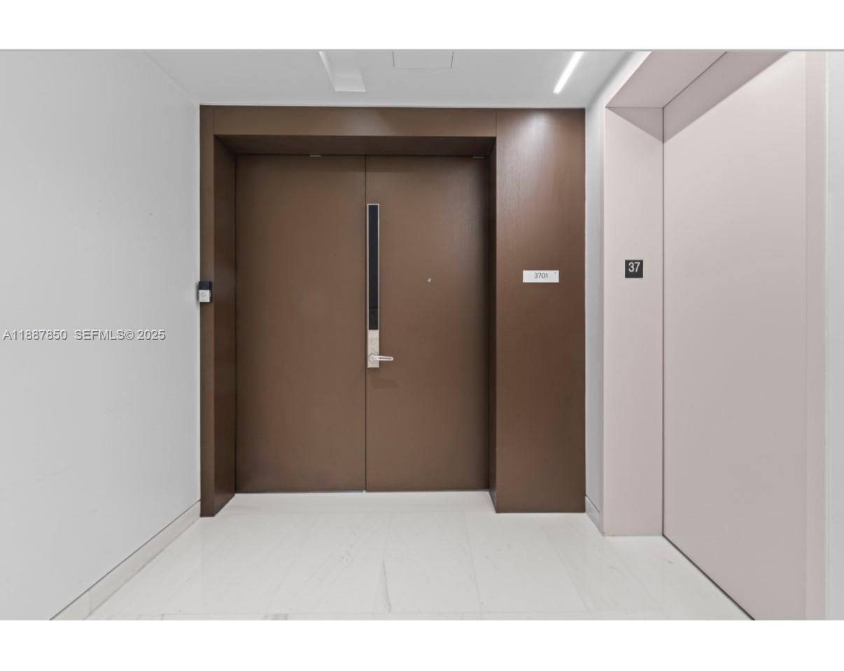 300 Biscayne Blvd Way, Unit 3701 Miami, FL 33131 - Photo 34 of 73 Private Elevator Lobby.