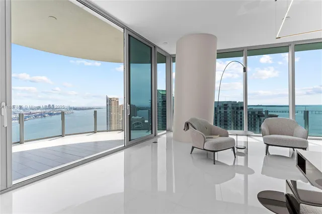 $45,000 | 300 Biscayne Blvd Way, Unit 3701, Miami, FL 33131