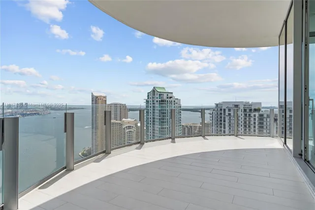 $45,000 | 300 Biscayne Blvd Way, Unit 3701, Miami, FL 33131