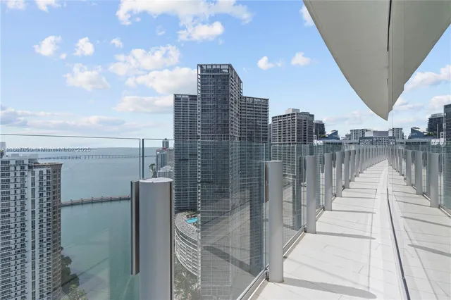 $45,000 | 300 Biscayne Blvd Way, Unit 3701, Miami, FL 33131