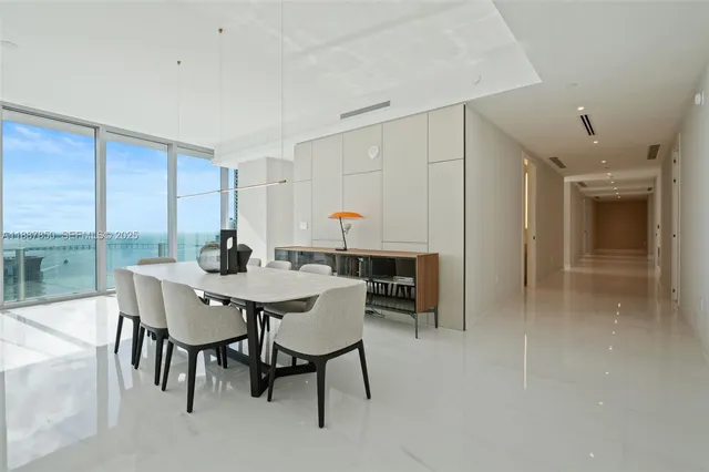 $42,500 | 300 Biscayne Blvd Way, Unit 3701, Miami, FL 33131