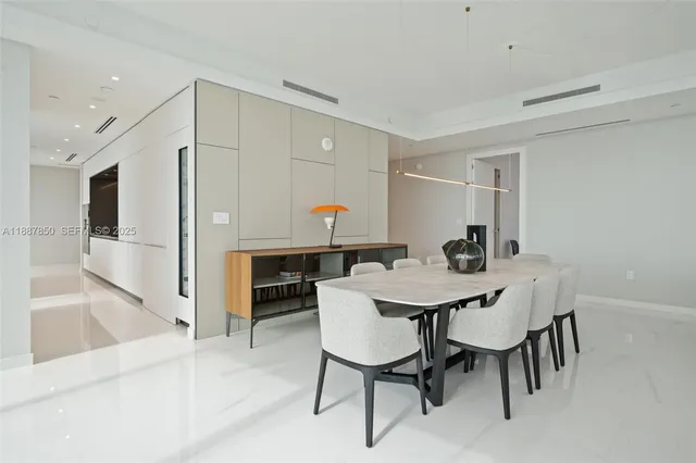 $42,500 | 300 Biscayne Blvd Way, Unit 3701, Miami, FL 33131