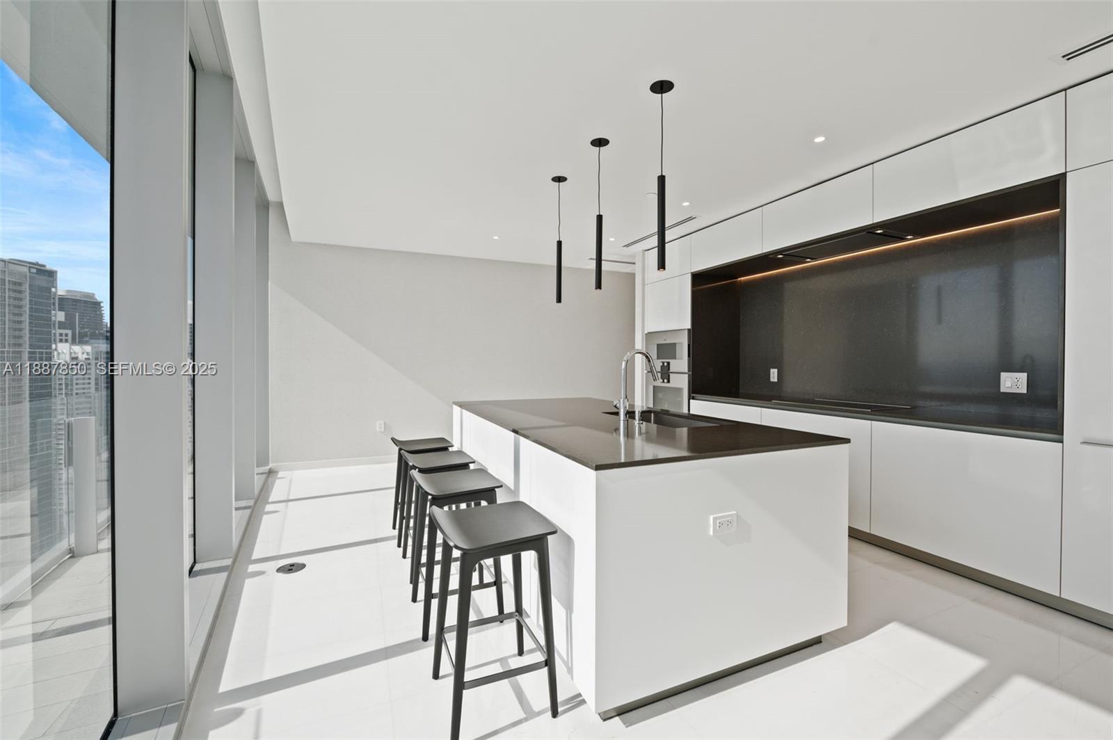 300 Biscayne Blvd Way, Unit 3701 Miami, FL 33131 - Photo 9 of 73