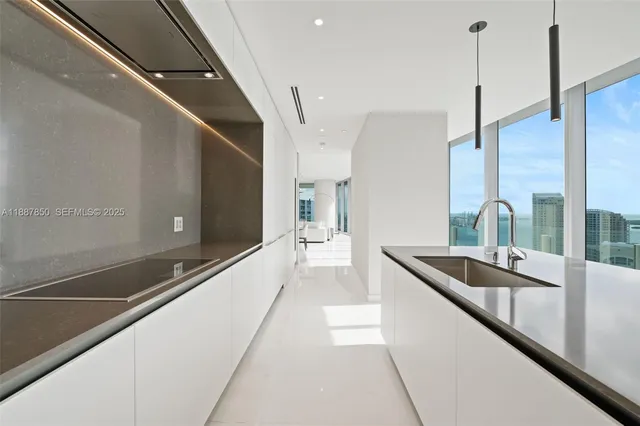 $42,500 | 300 Biscayne Blvd Way, Unit 3701, Miami, FL 33131