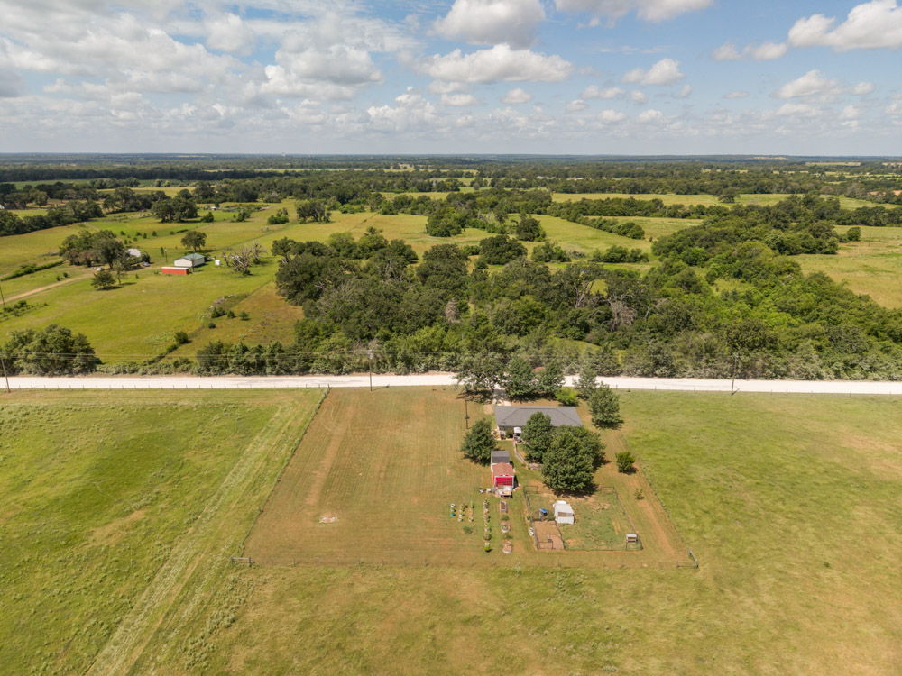 978 Holly Cemetery Road Franklin, TX 77856 - Photo 27 of 33