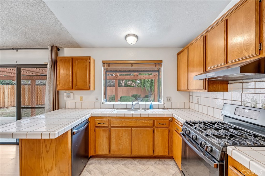 4883 Newport Lane Riverside, CA 92504 - Photo 13 of 30