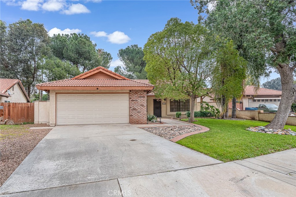 4883 Newport Lane Riverside, CA 92504 - Photo 3 of 30