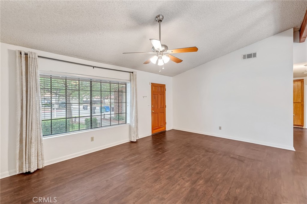 4883 Newport Lane Riverside, CA 92504 - Photo 8 of 30