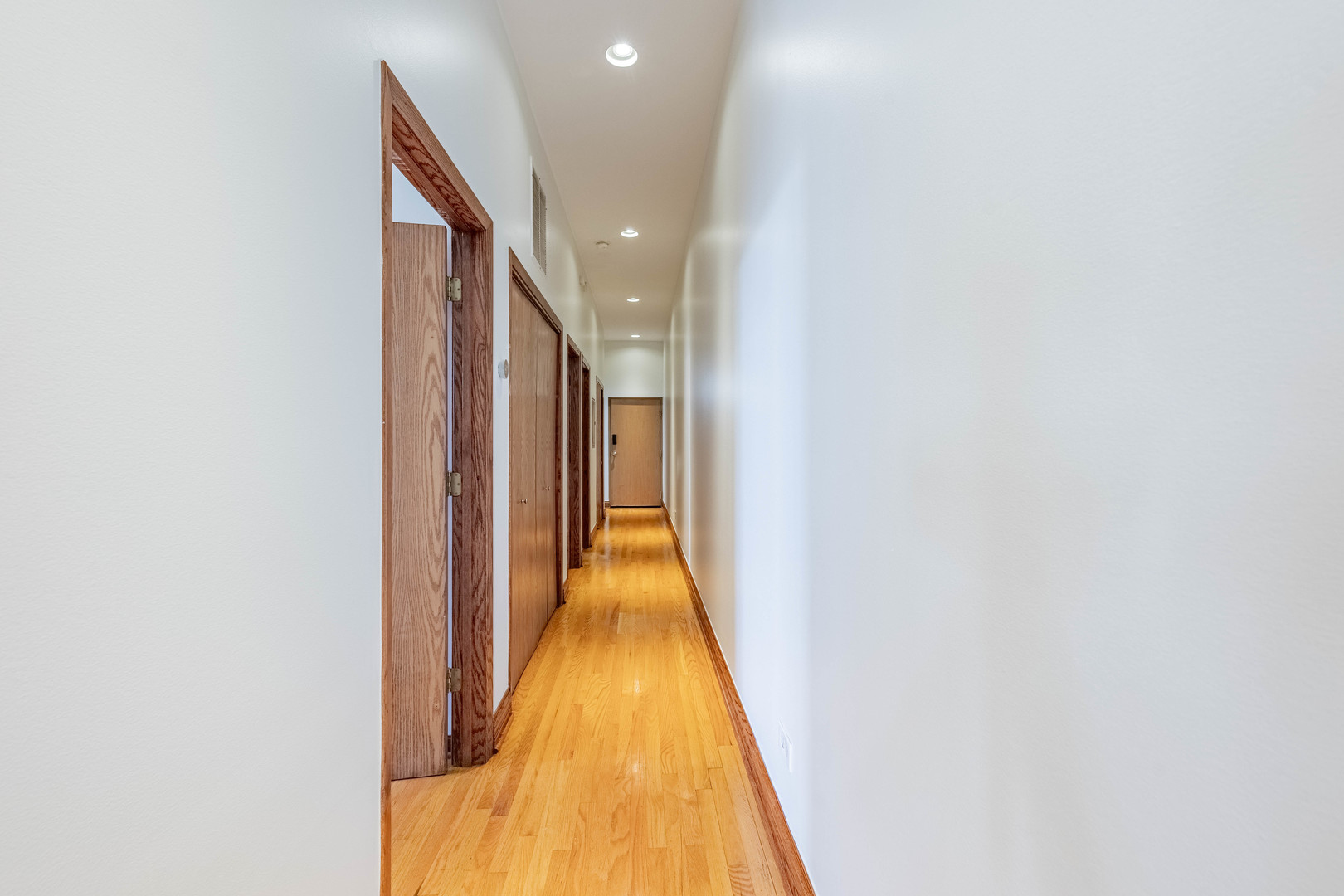 1918 West Cermak Road, Unit 4 Chicago, IL 60608 - Photo 11 of 34 Gallery Image 11