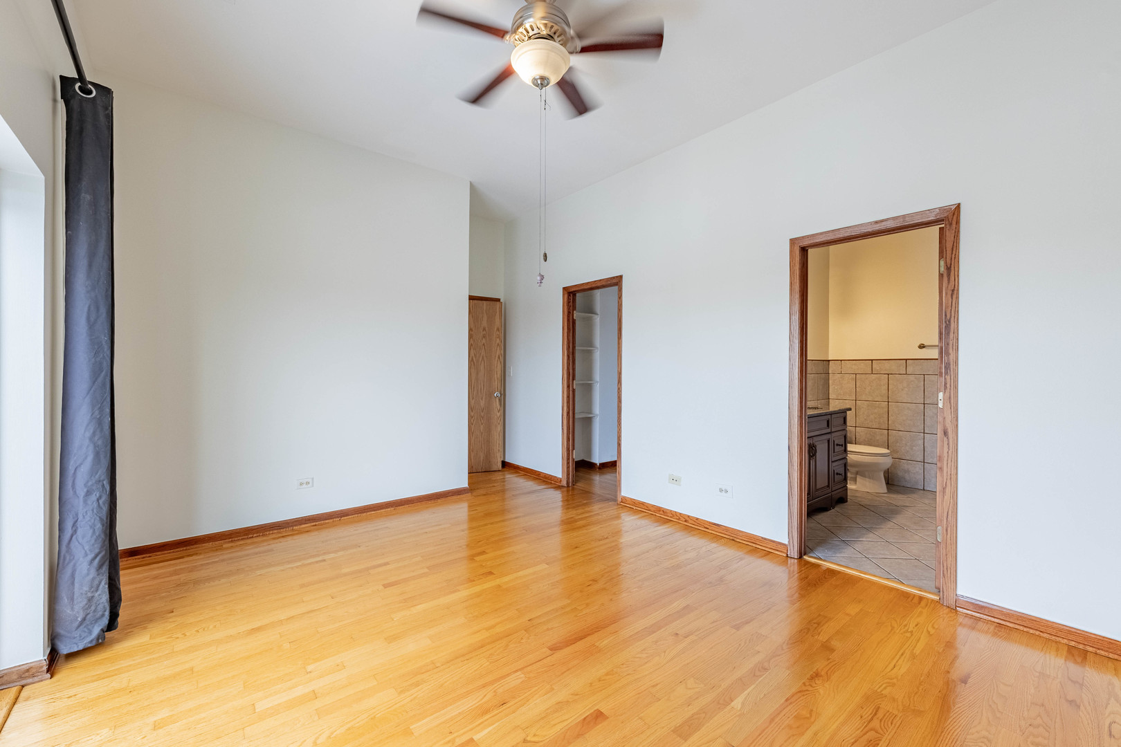 1918 West Cermak Road, Unit 4 Chicago, IL 60608 - Photo 15 of 34 Gallery Image 15