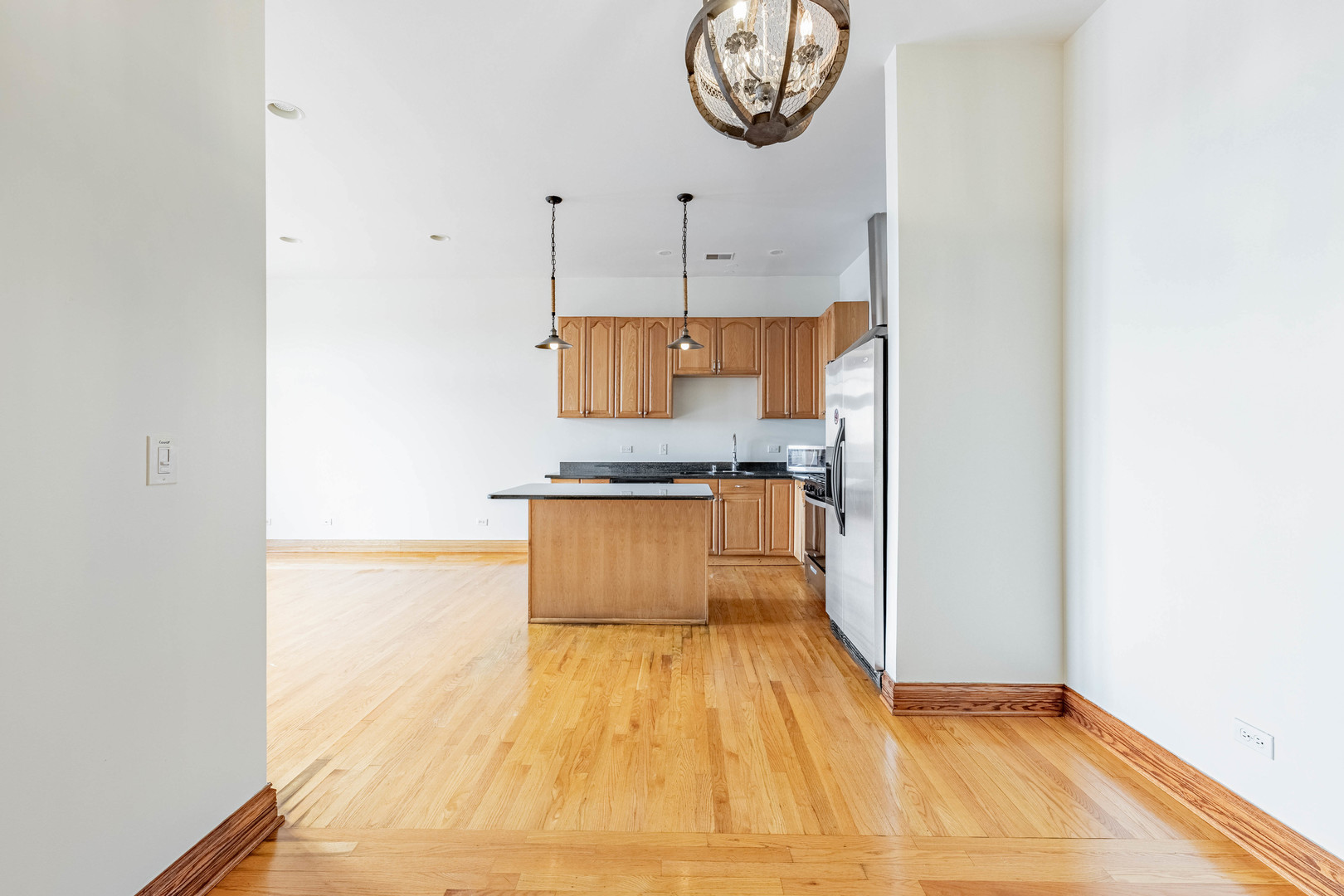 1918 West Cermak Road, Unit 4 Chicago, IL 60608 - Photo 5 of 34 Gallery Image 5