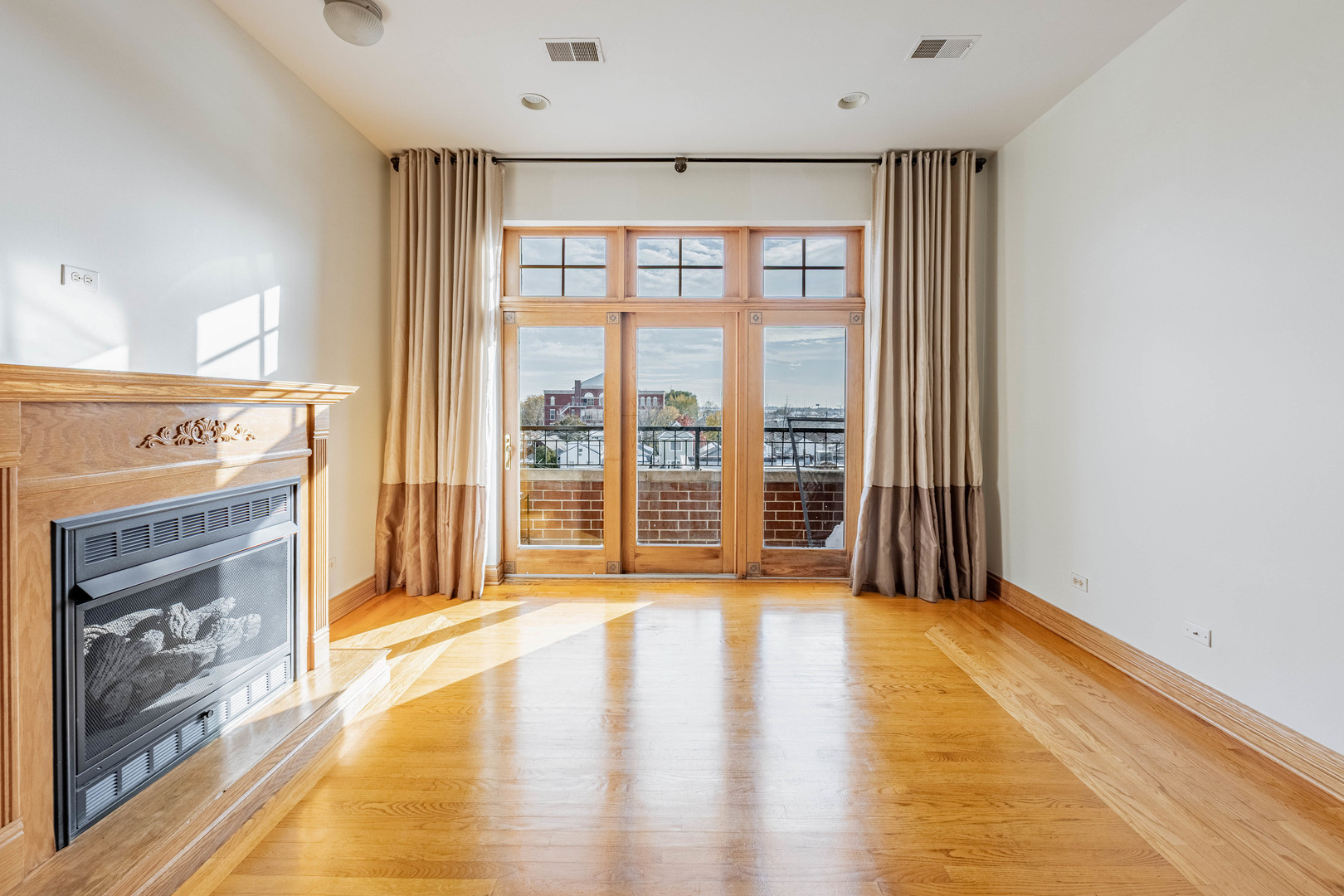 1918 West Cermak Road, Unit 4 Chicago, IL 60608 - Photo 7 of 34 Gallery Image 7
