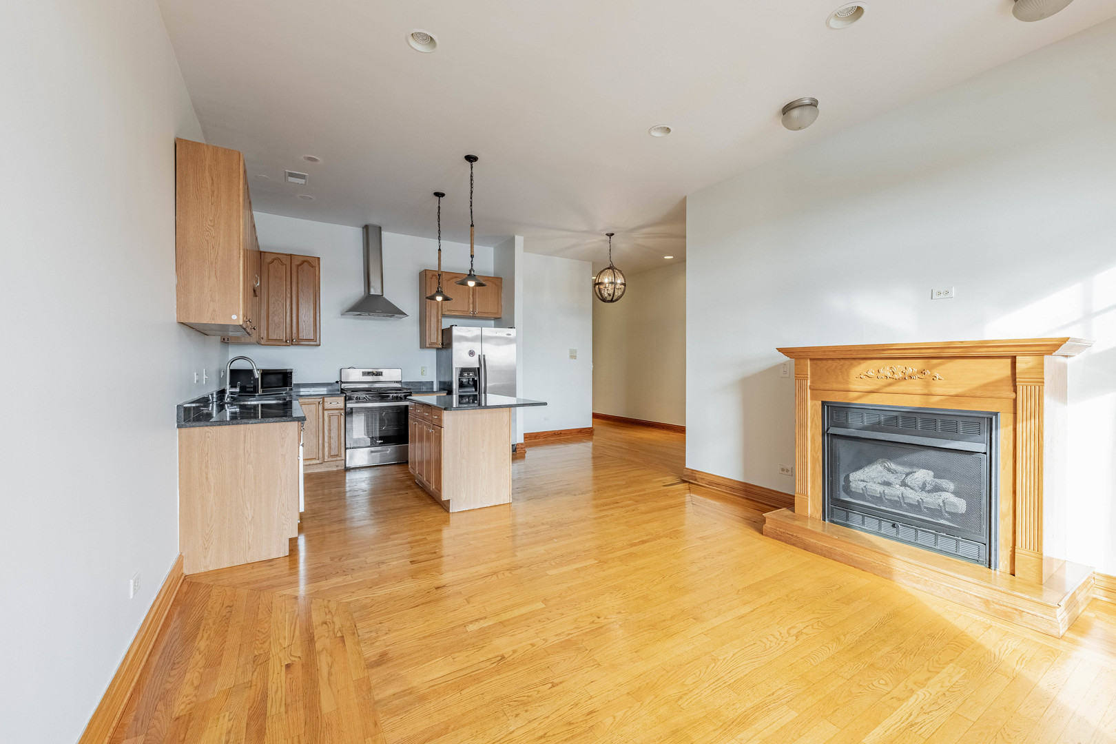 1918 West Cermak Road, Unit 4 Chicago, IL 60608 - Photo 10 of 34 Gallery Image 10