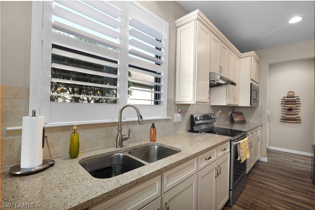 10914 Dennington Road Fort Myers, FL 33913 - Photo 15 of 48