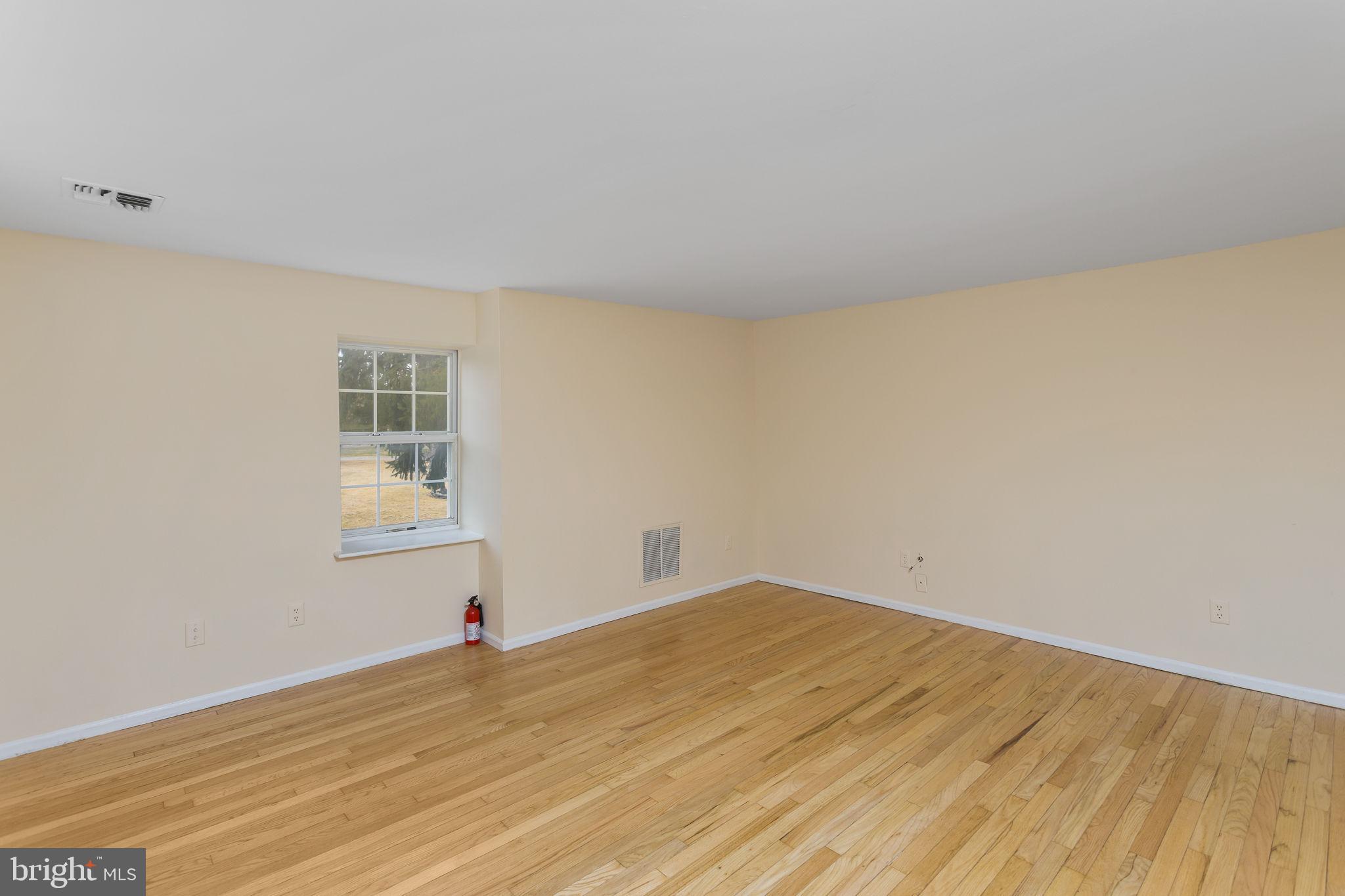 100 Robbinsville Allentown Road Robbinsville, NJ 08691 - Photo 9 of 35