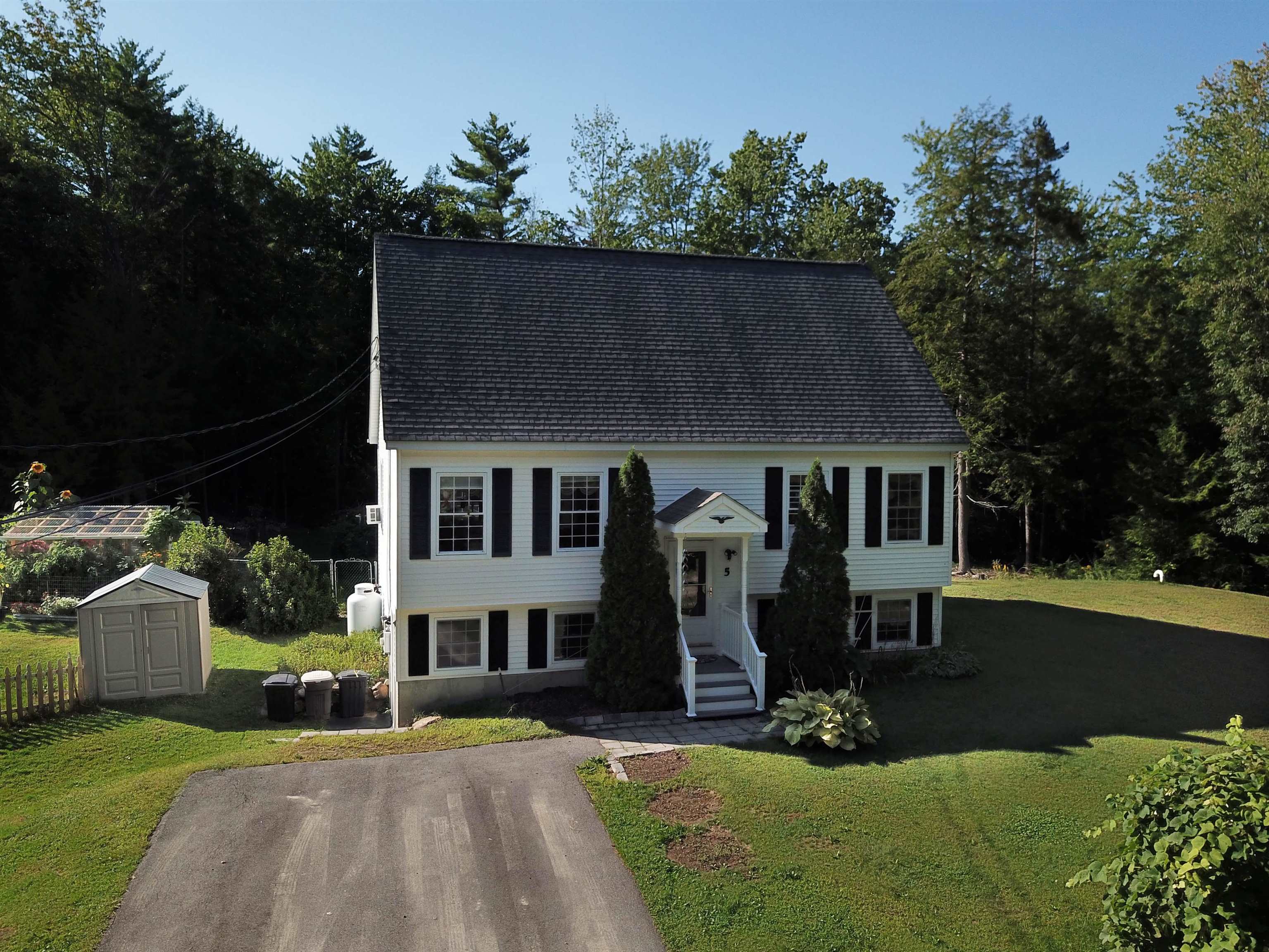 5 Deer Run Barnstead, NH 03225 - Photo 2 of 40