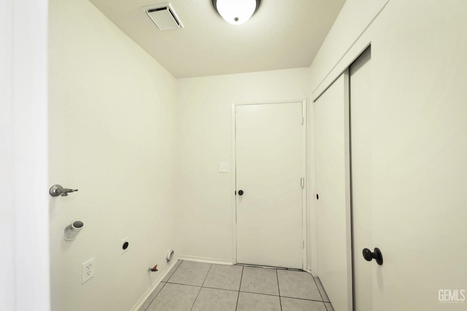 Undisclosed Address Bakersfield, CA 93304 - Photo 17 of 21 a bathroom with a shower