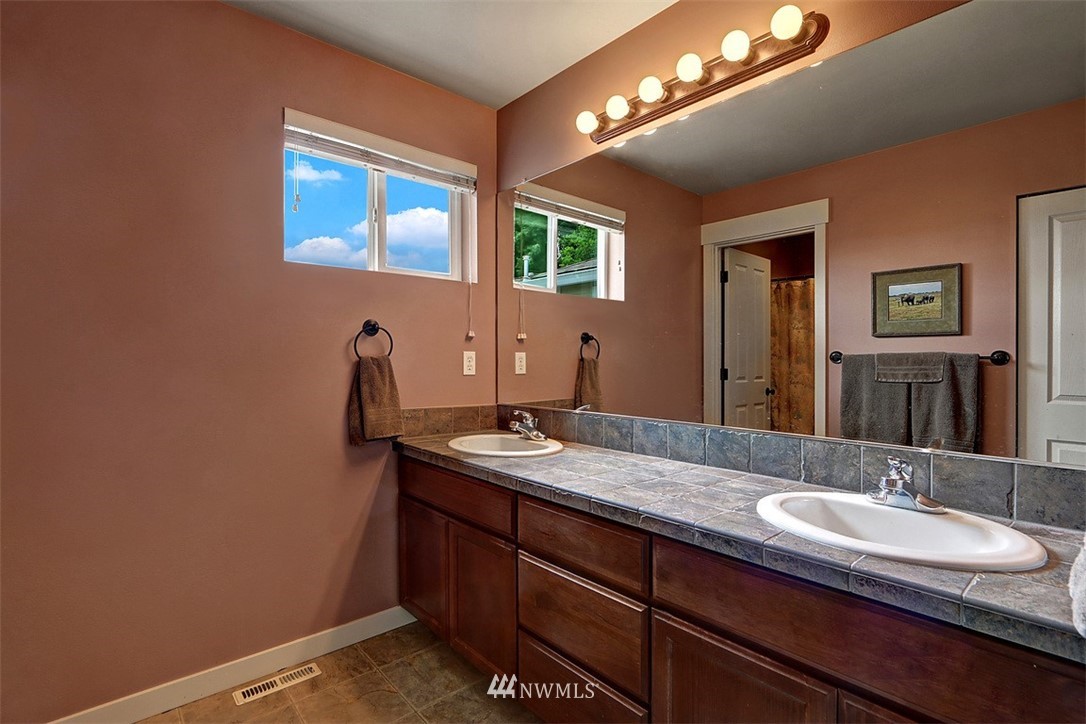 22903 36th Drive Southeast Bothell, WA 98021 - Photo 14 of 19