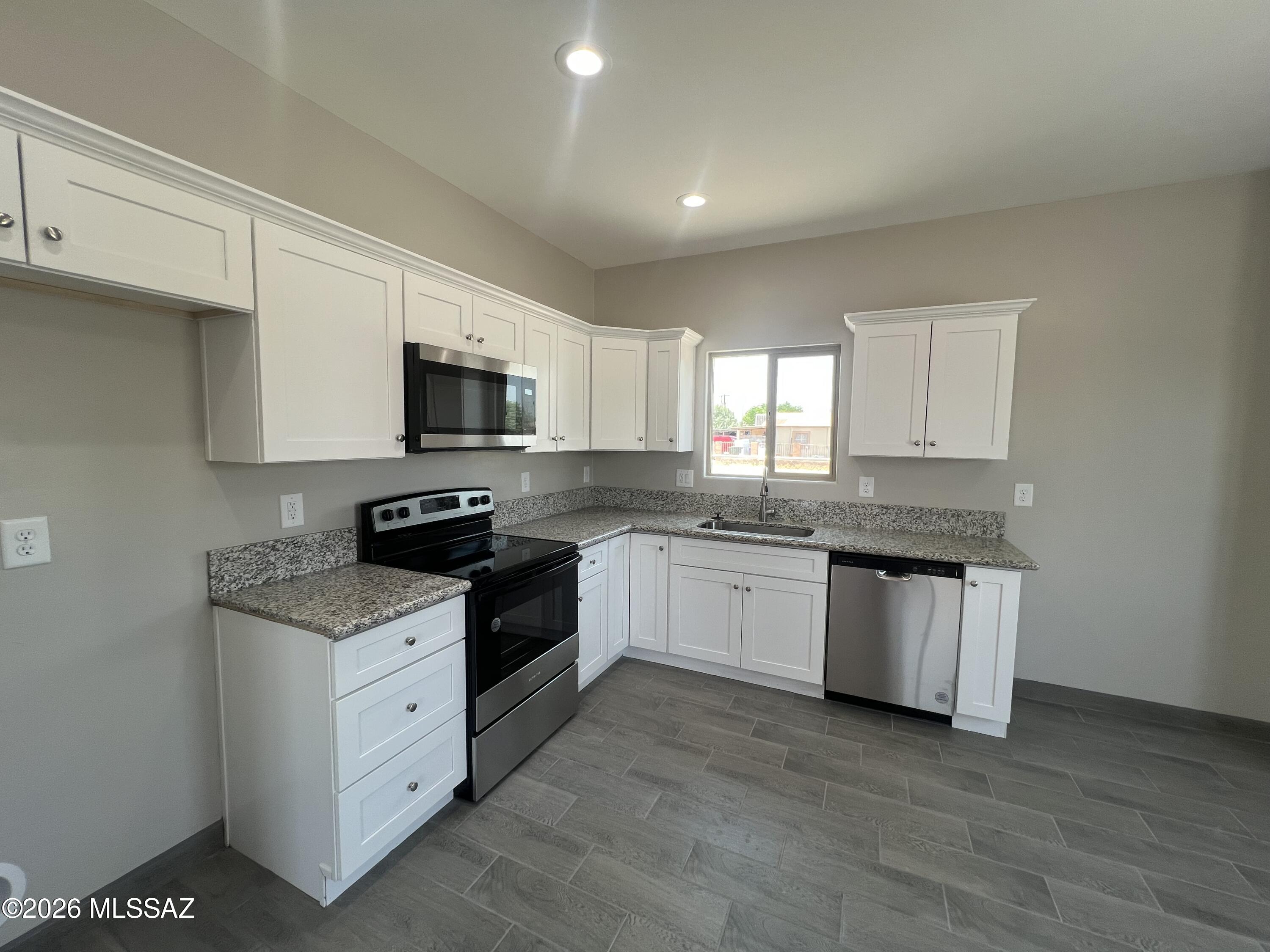 808 East 35th Street, Unit 1 Tucson, AZ 85713 - Photo 3 of 20 IMG_0568