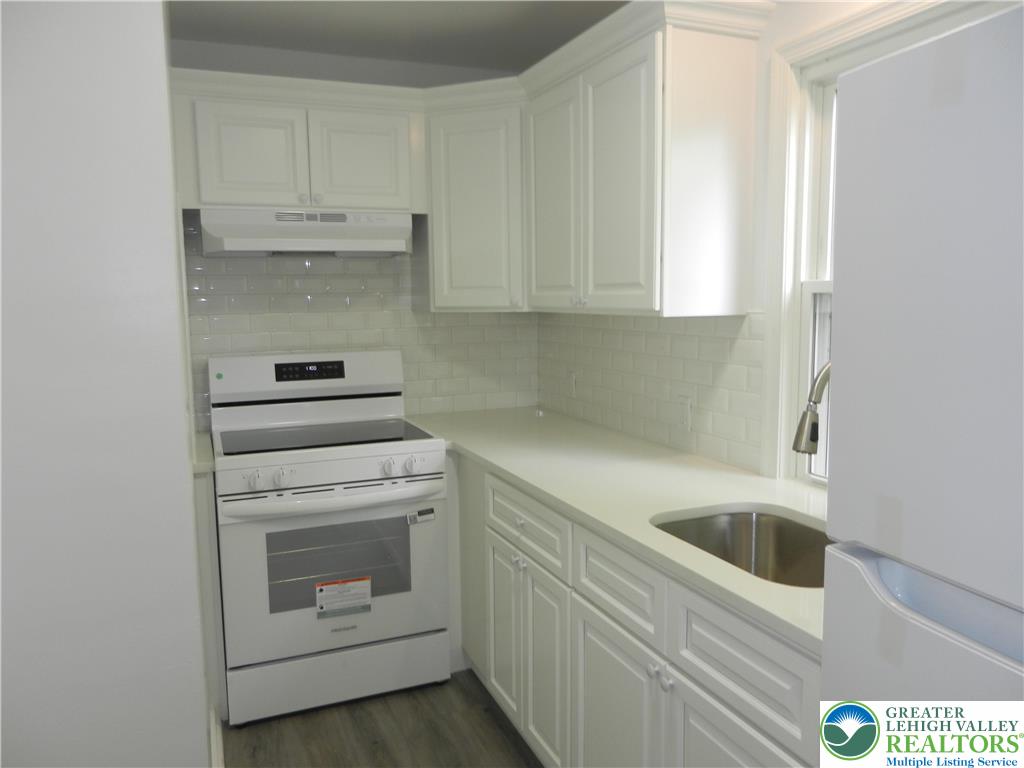 1244 Seidersville Road Bethlehem, PA 18015 - Photo 9 of 17