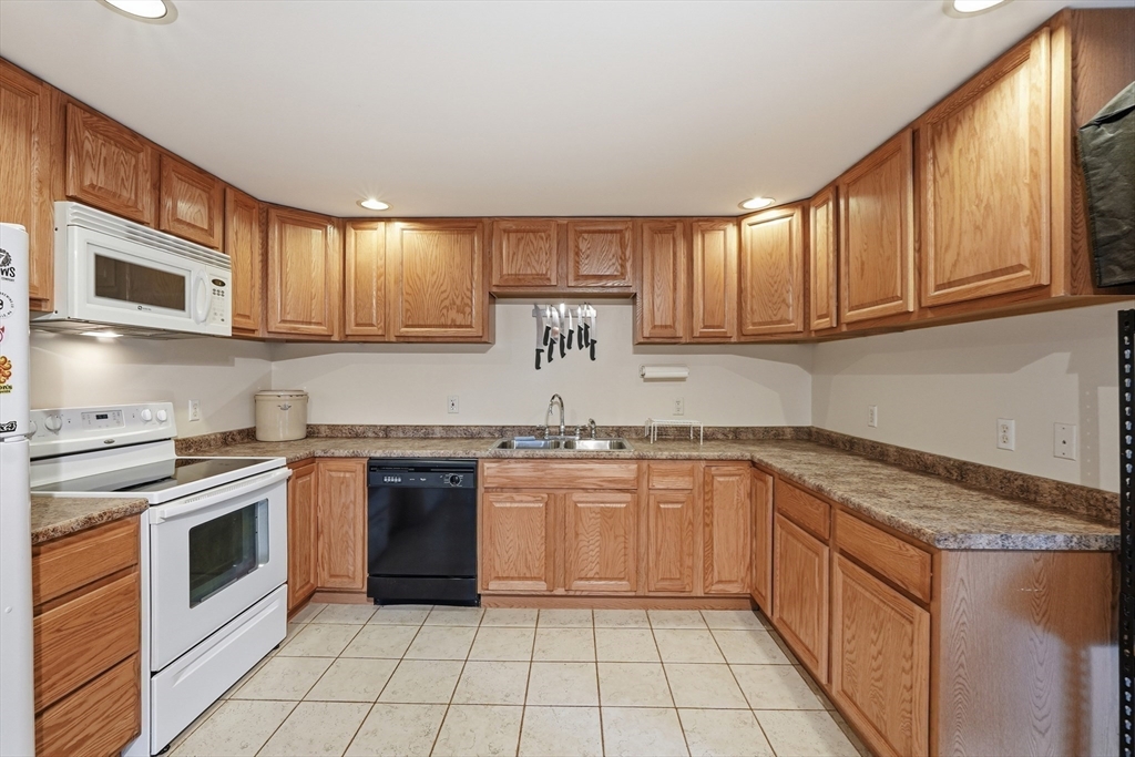 37 Thompson Pond Road Spencer, MA 01562 - Photo 33 of 41