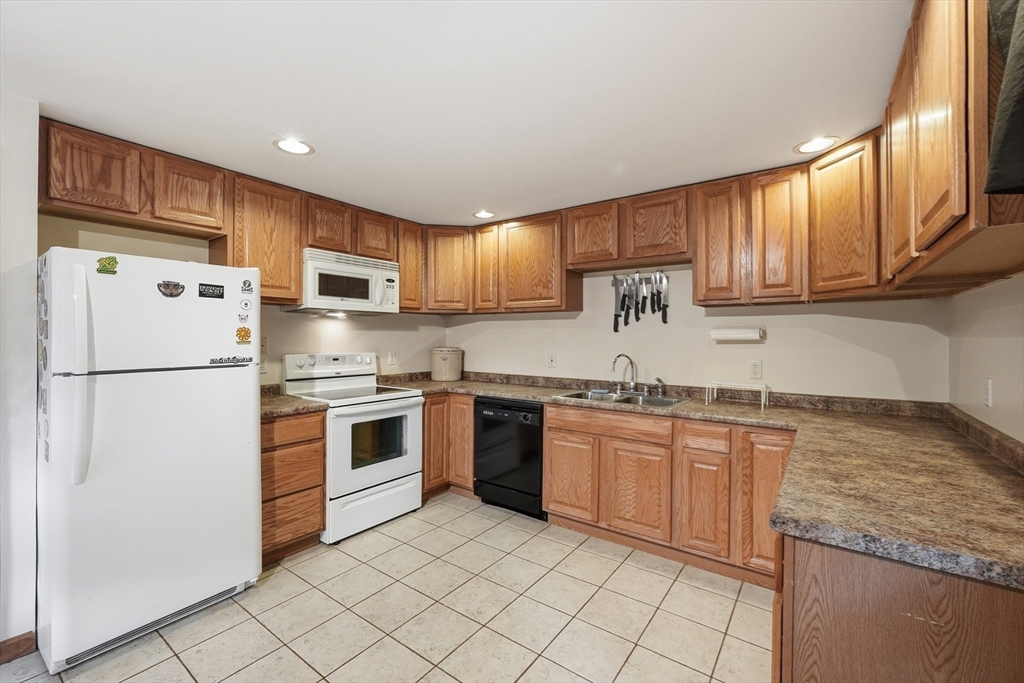 37 Thompson Pond Road Spencer, MA 01562 - Photo 34 of 41