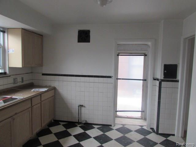 3844 Harvard Road Detroit, MI 48224 - Photo 9 of 32
