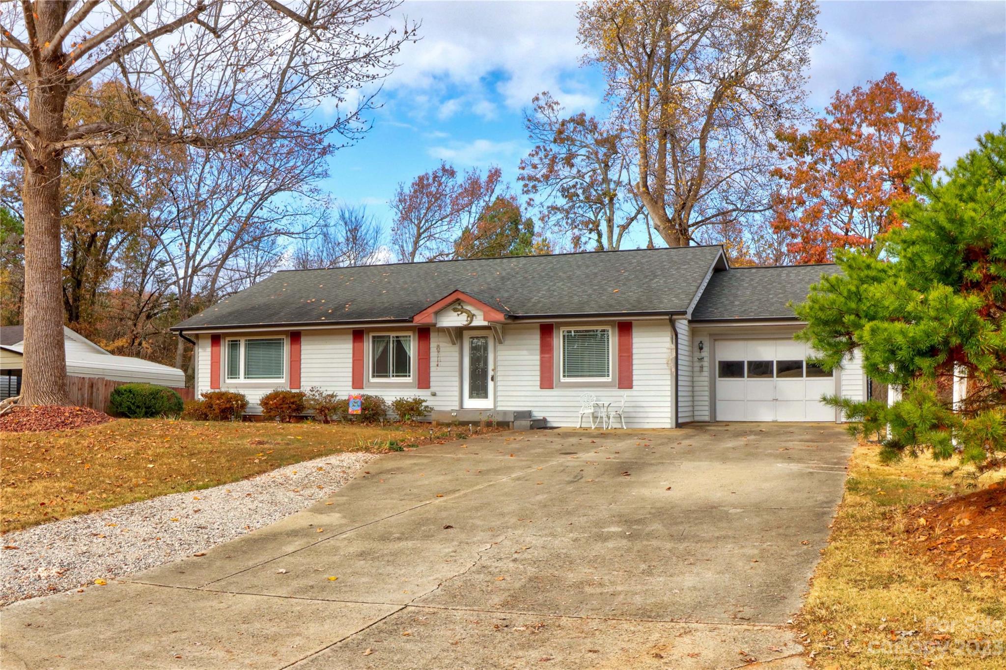 122 Spring Shore Road Statesville, NC 28677 - Photo 3 of 43 Gallery Image 3