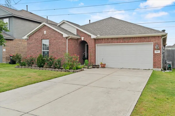 $2,290 | 7911 Wood Hollow Drive, Baytown, TX 77521