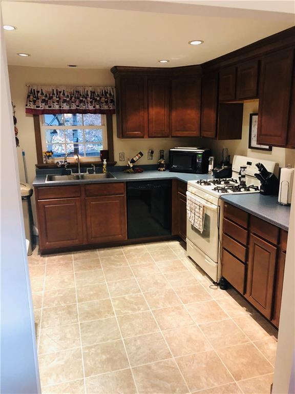 137 Rochester Road Pittsburgh, PA 15229 - Photo 6 of 15 Gallery Image 6