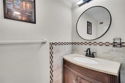 $204,000 | 1000 Parkview Drive, Unit 306, Hallandale Beach, FL 33009