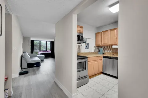 $204,000 | 1000 Parkview Drive, Unit 306, Hallandale Beach, FL 33009