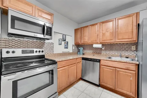 $204,000 | 1000 Parkview Drive, Unit 306, Hallandale Beach, FL 33009