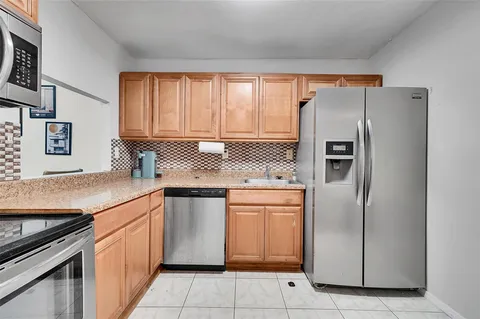 $204,000 | 1000 Parkview Drive, Unit 306, Hallandale Beach, FL 33009