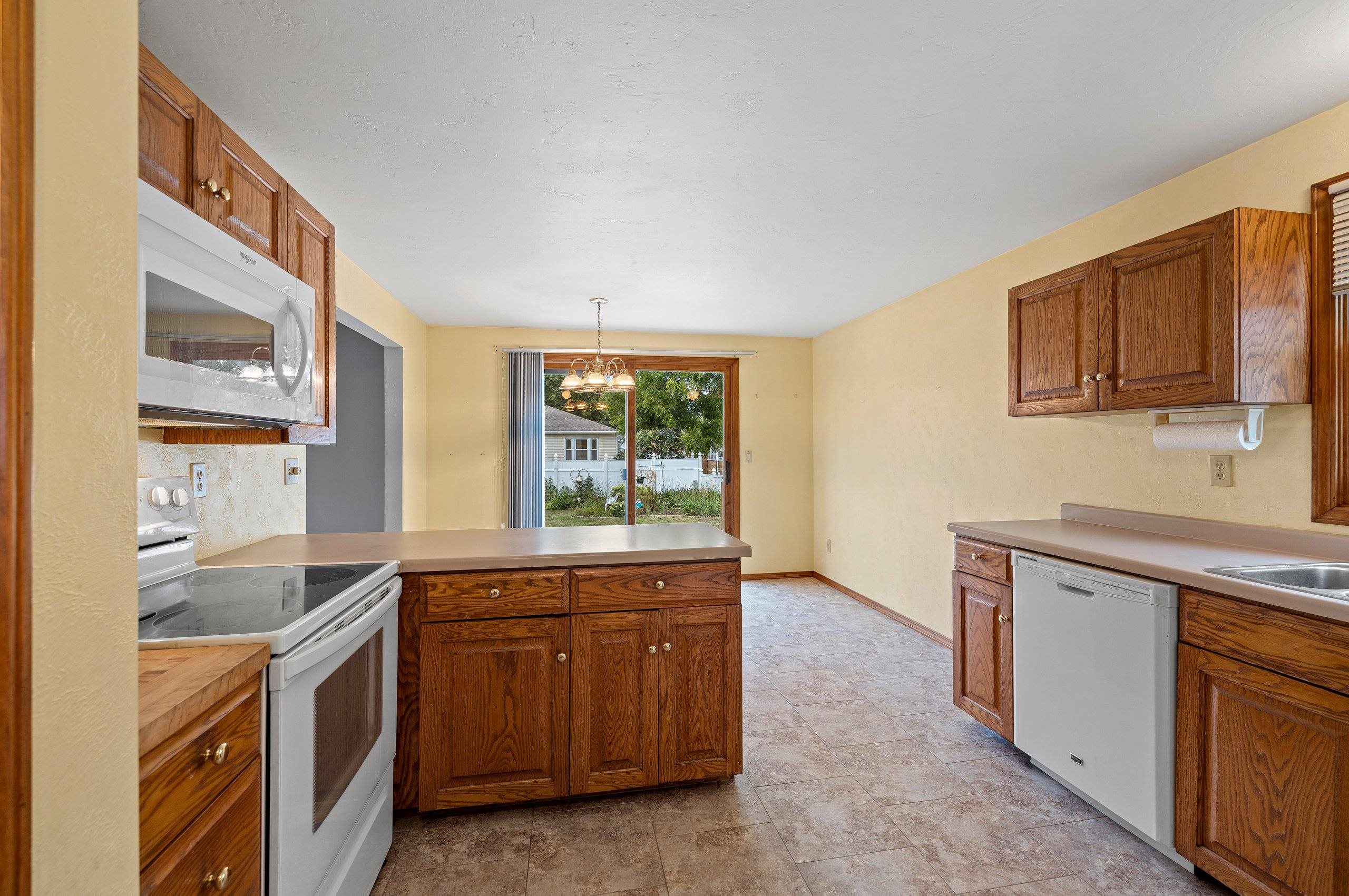 1043 Coppens Road Green Bay, WI 54303 - Photo 12 of 62 Gallery Image 12