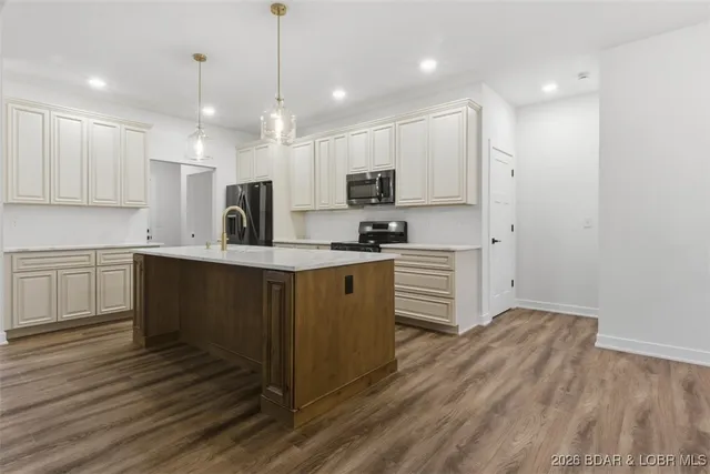 $499,999 | 361 Spring Creek Drive, Sunrise Beach, MO 65079