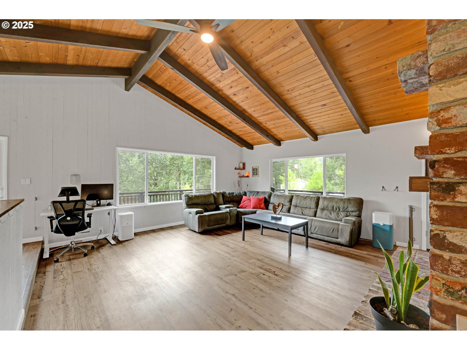 38928 Hills Creek Road Springfield, OR 97478 - Photo 4 of 48 Gallery Image 4