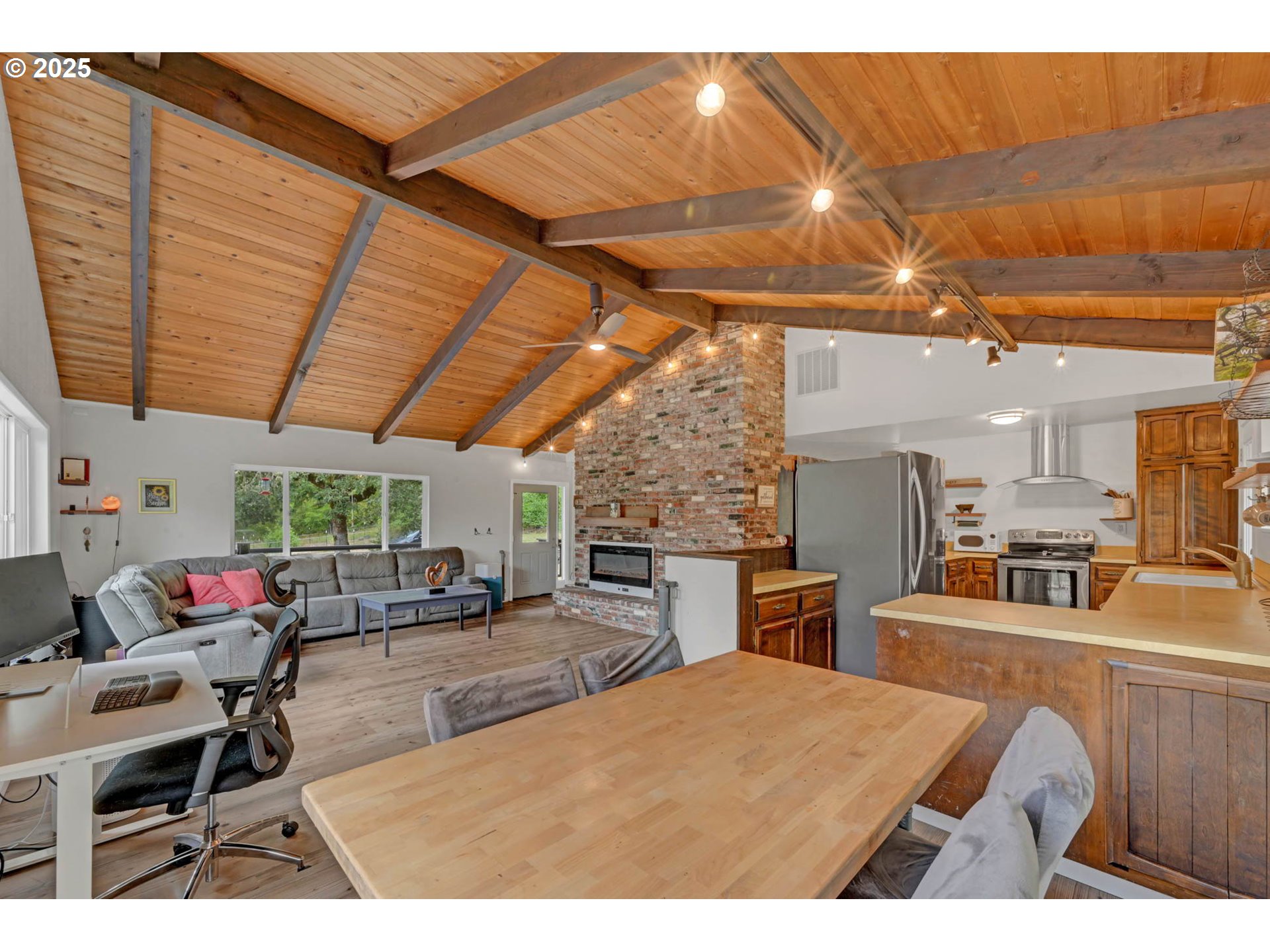 38928 Hills Creek Road Springfield, OR 97478 - Photo 8 of 48 Gallery Image 8