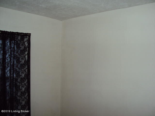 3022 Gudgel Road Louisville, KY 40211 - Photo 12 of 35 DSC04434