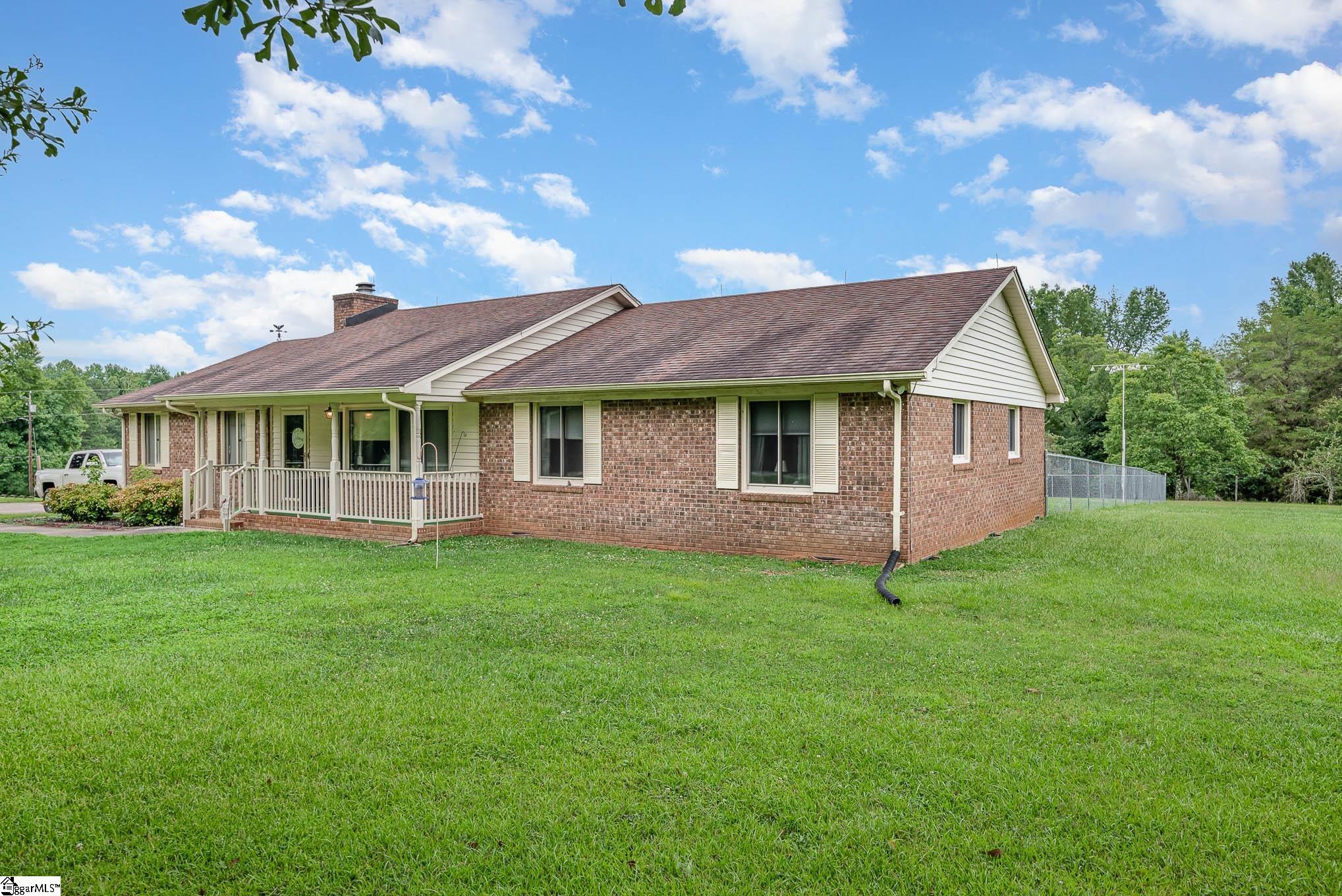 1271 Grassy Pond Road Gaffney, SC 29341 - Photo 3 of 36