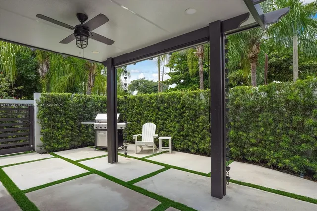 a black and white photo of a painting