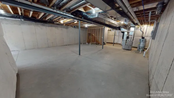 $4,500 | 3010 North Spurway Drive, Ann Arbor, MI 48105