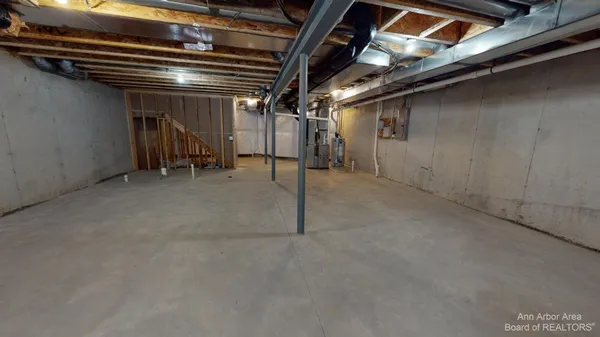 $4,500 | 3010 North Spurway Drive, Ann Arbor, MI 48105