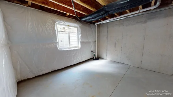 $4,500 | 3010 North Spurway Drive, Ann Arbor, MI 48105